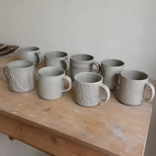 The same ceramic model in all three sizes: S, M and L